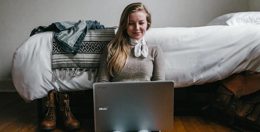 woman with laptop